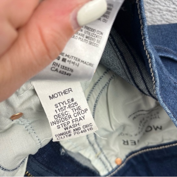 Like NEW MOTHER Jeans size 26. The Insider Crop Step Fray - Picture 10 of 13